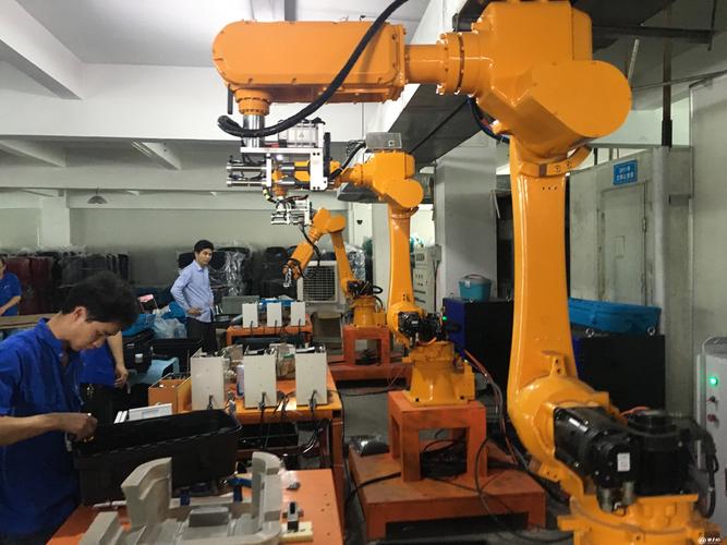 行业专用设备 化工设备 其他化工设备 浙江拉杆箱打螺丝机器人厂家